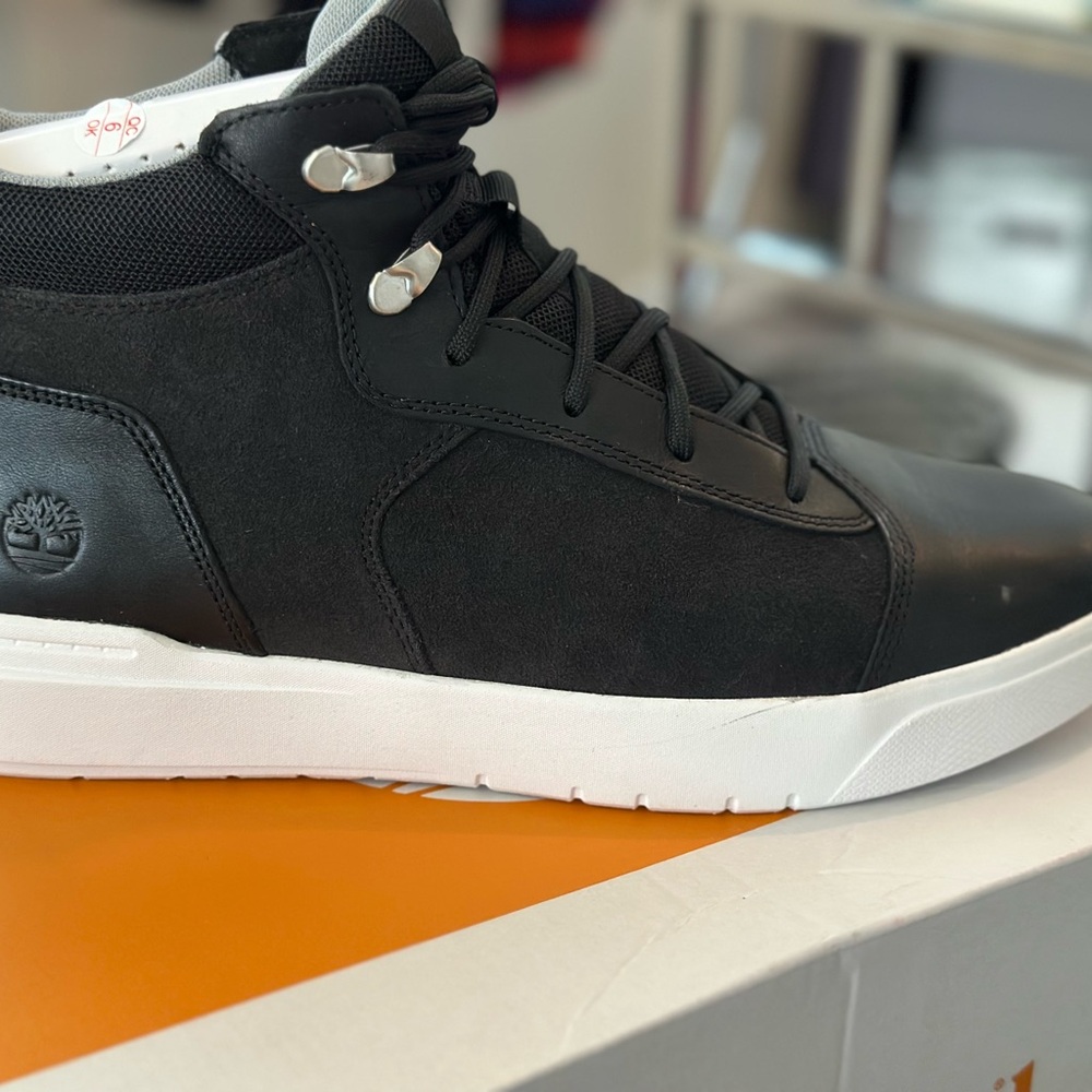Timberland Men's Black and White Sneakers